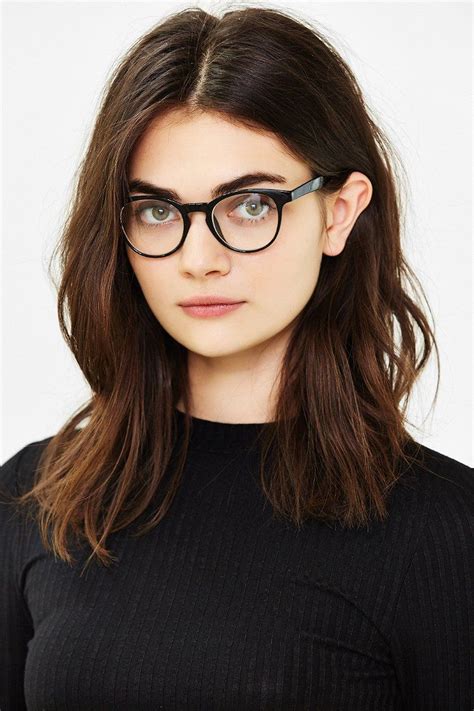 Woman Brown Hair Glasses Pictures, Images and。